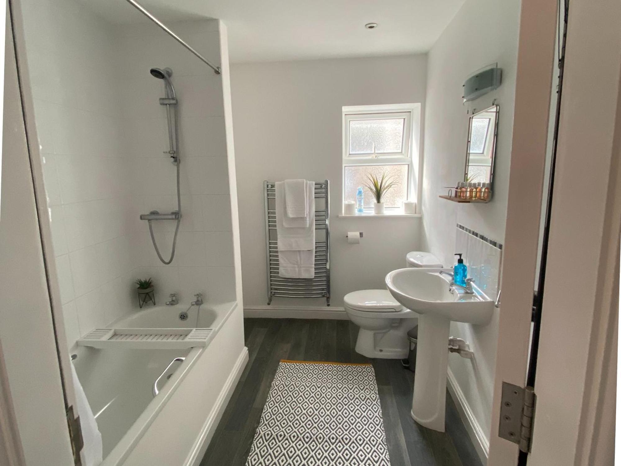 Eden Escapes Serviced Apartments Morecambe Luaran gambar